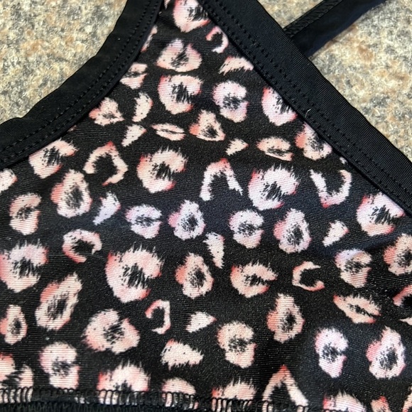 Emily Hsu Designs leggings & sports bra. Leggings size xs Sports bra, size s. - Picture 9 of 11